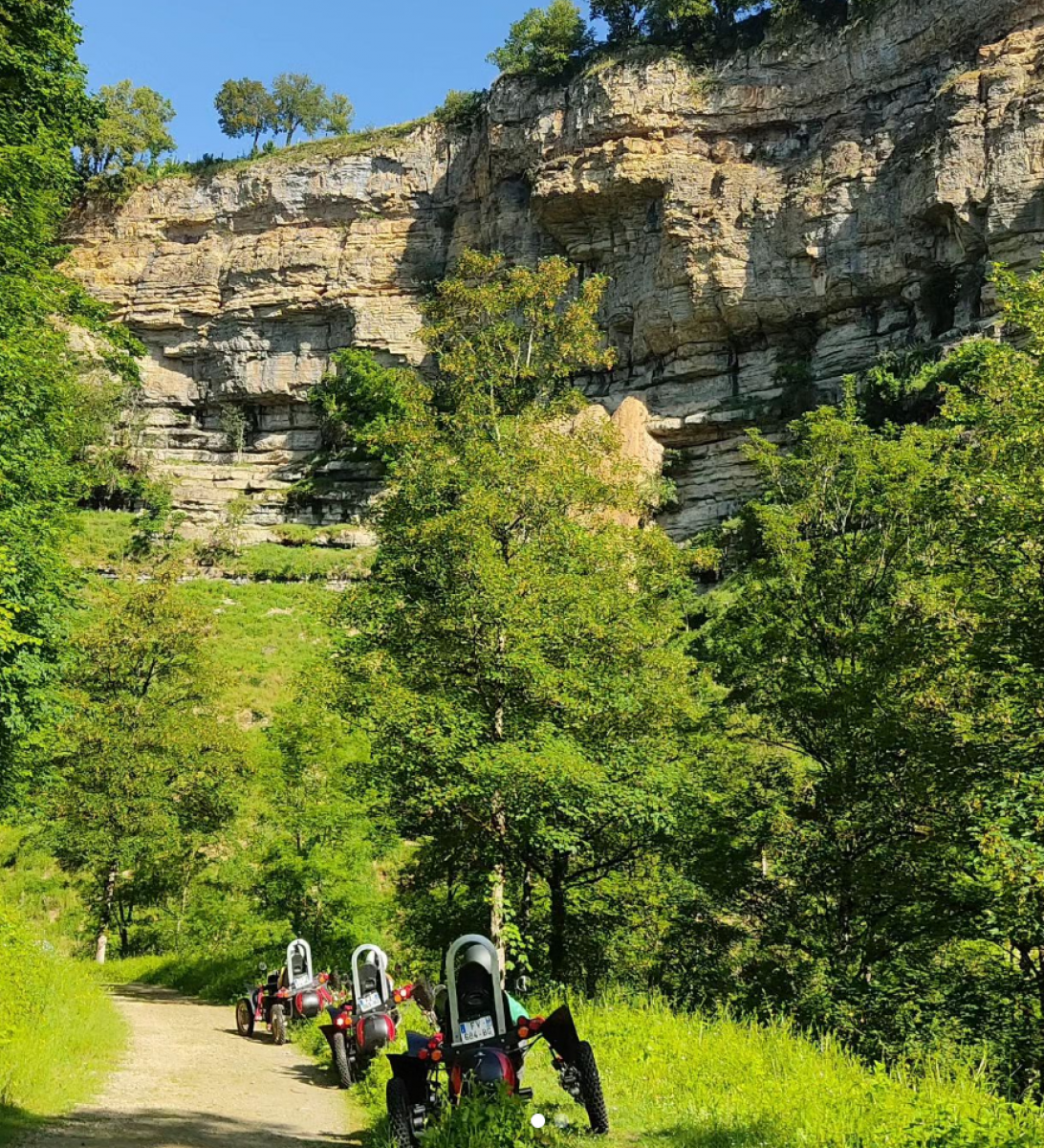 Une curiosité géologique de l’Aveyron à découvrir en trottinette électrique SWINCAR